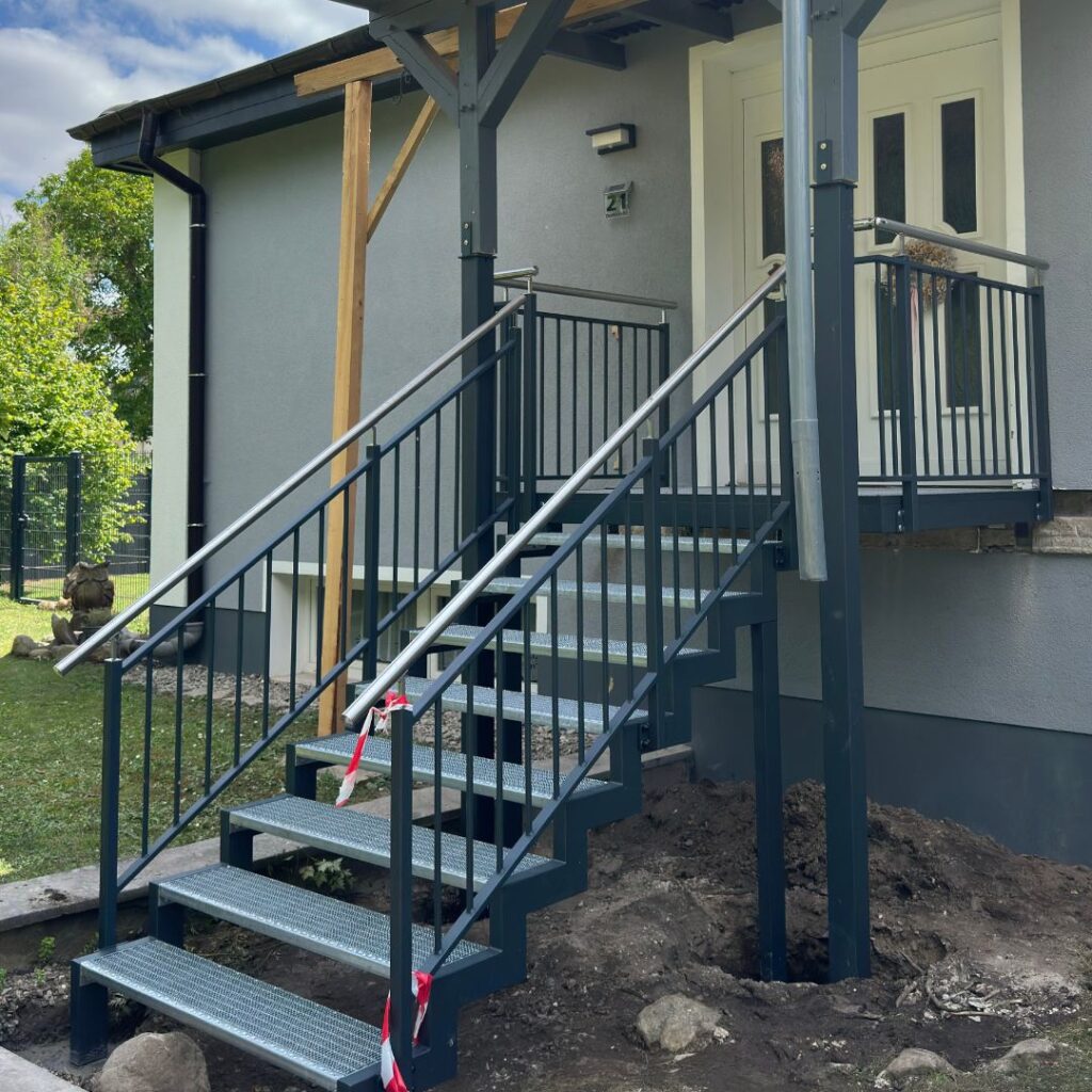 stahl-aussentreppe-essen-hauseingang
