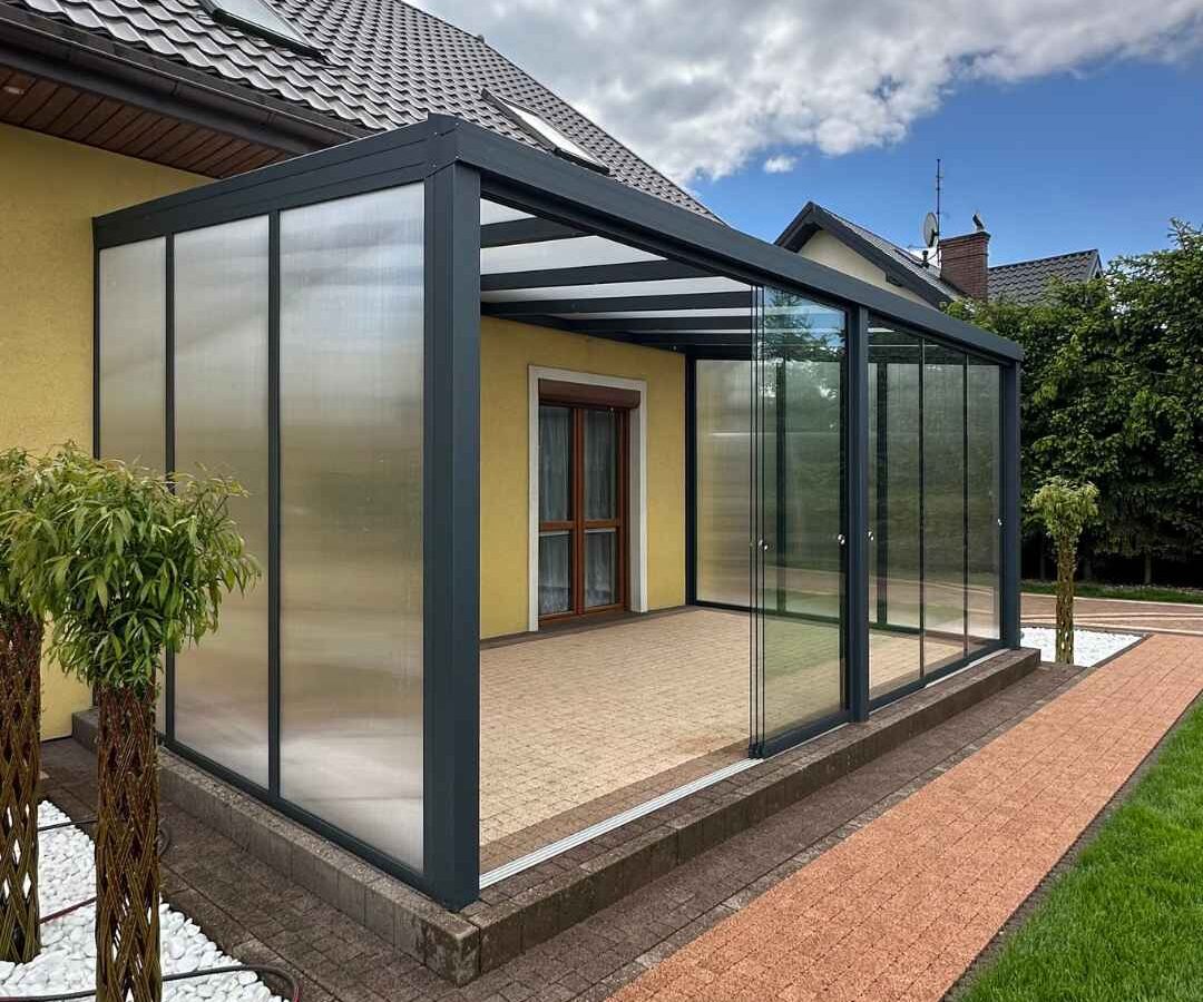 terrassenueberdachungen-duesseldorf-glasschiebewaende terrassendach-duesseldorf-vsg-schiebesystem.jpg Terrassendach Düsseldorf mit seitlichem Schiebesystem aus VSG-Glas